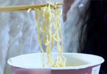 同款泡麵「重量版」長這樣 網友:空氣也是要錢