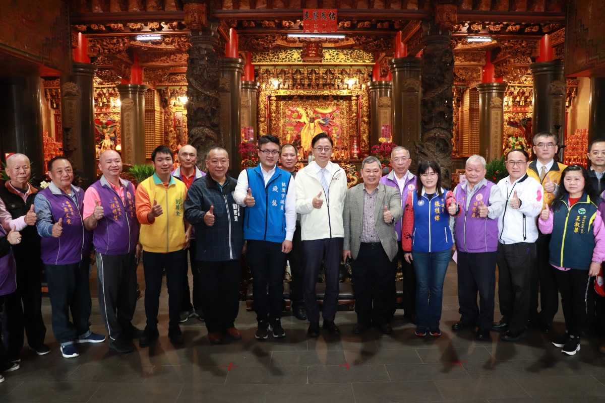 張善政赴蘆竹福隆巖參香點燈 為桃園祈福 IMG 9834