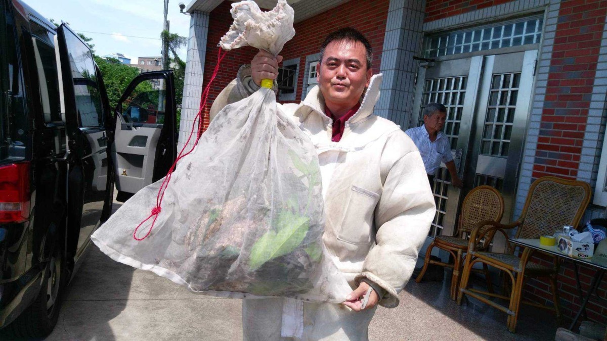 桃園農業局表揚捕蜂捉蛇大隊績優人員 加碼推薦優質在地農特產品 LINE ALBUM 2022相簿 230204 25