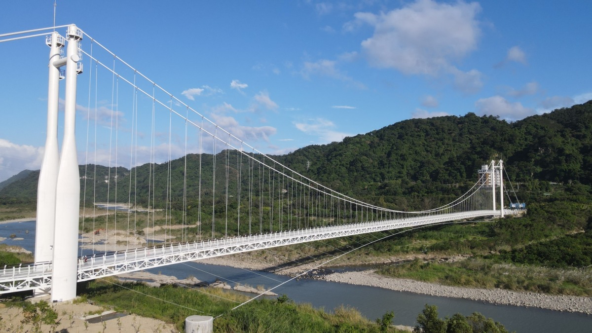 封橋確定延期 大溪觀光亮點「中庄吊橋」暑假續開放 LINE ALBUM 走訪中庄吊橋兩岸 欣賞大52348溪河階 230224