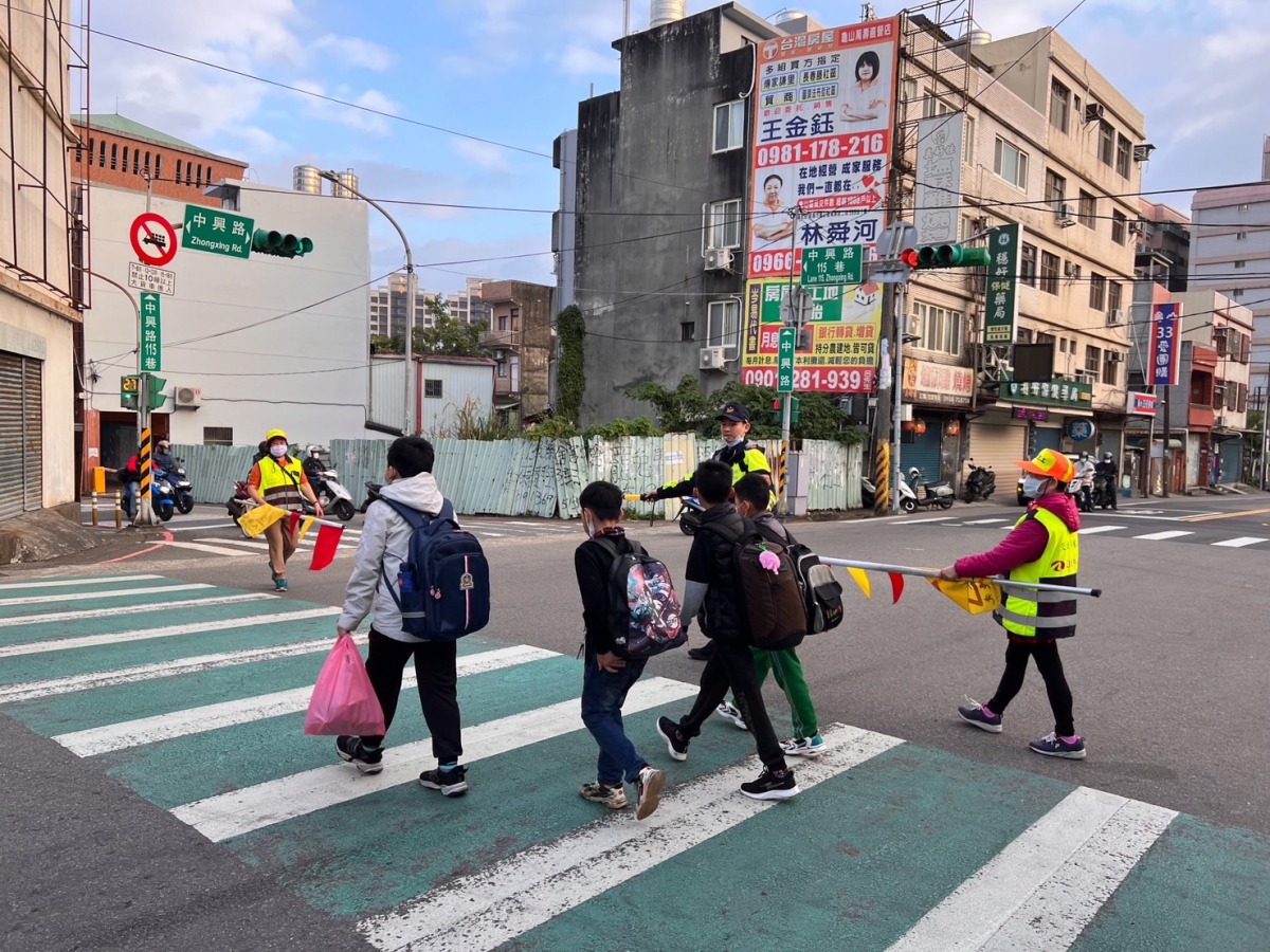 龜山警攜手各級學校 守護學童安全 S 111657113