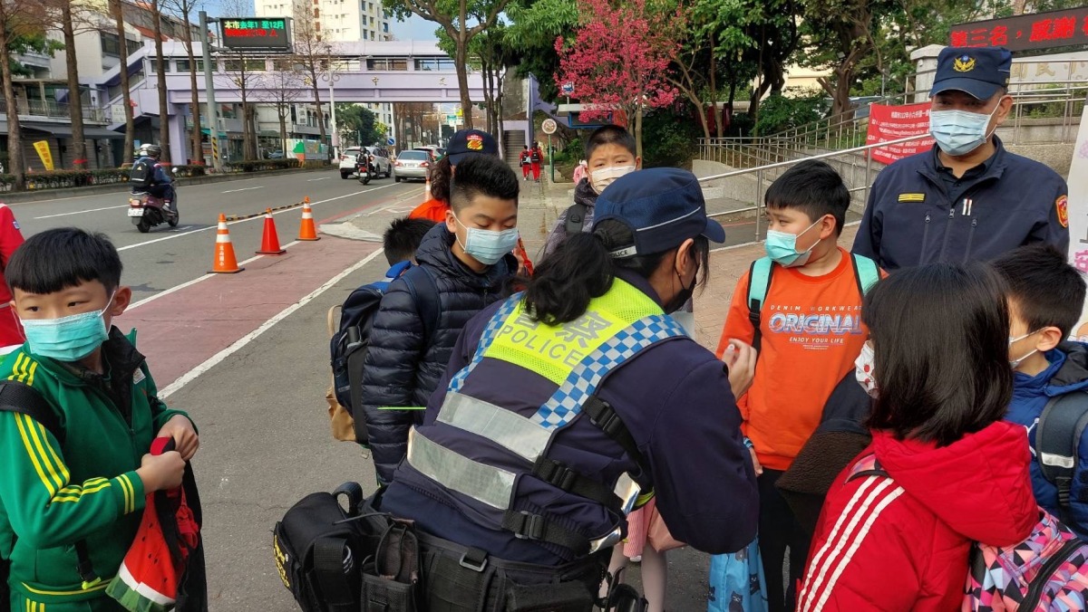 開學啦!桃警執行護童專案守護校園安全 S 115867679