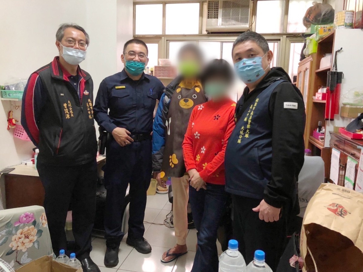 前民防分隊長抗癌10年 龜山暖警贈慰問金 S 46350345