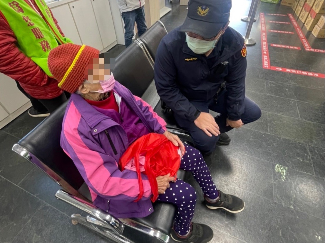 憂無人辦後事!8旬婦20萬投資「生前契約」 新屋警銀聯手阻詐 S 7774316