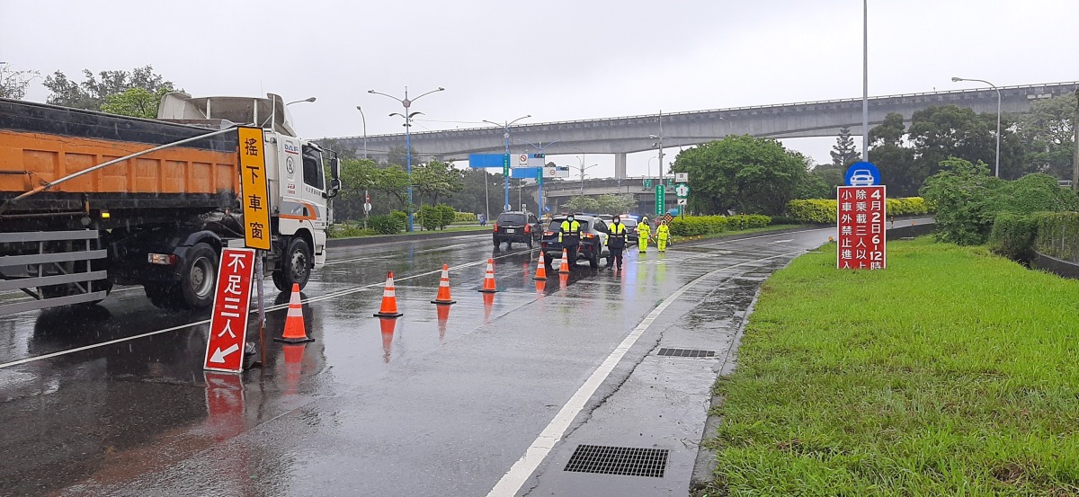228連假湧車潮!楊梅、幼獅交流道25日高乘載管制6H S 7880737