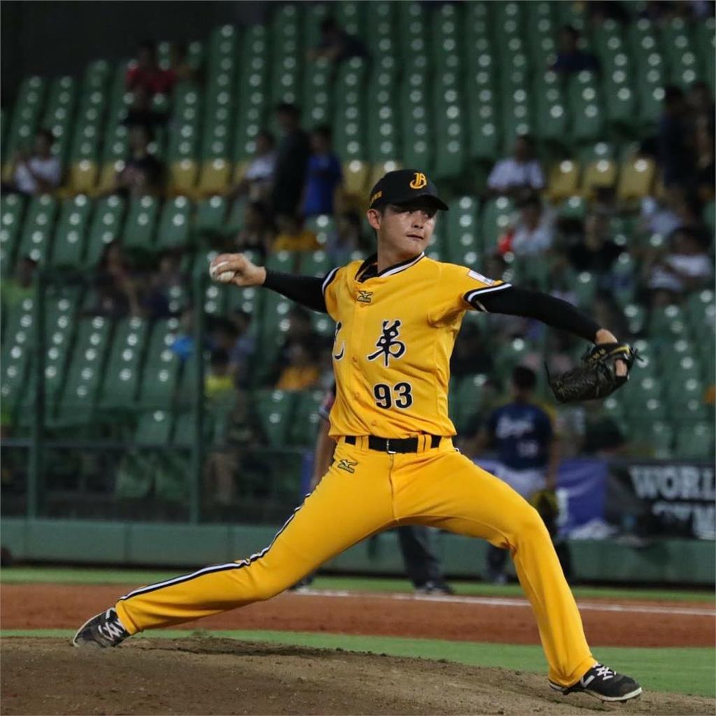 吳哲源勇奪11連勝卻沒進「30人名單」!本尊回應了