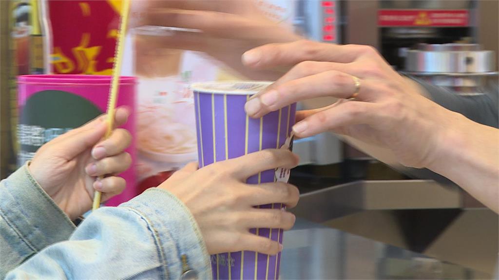 物價驚驚漲荷包大縮水!民眾:不吃雞排了