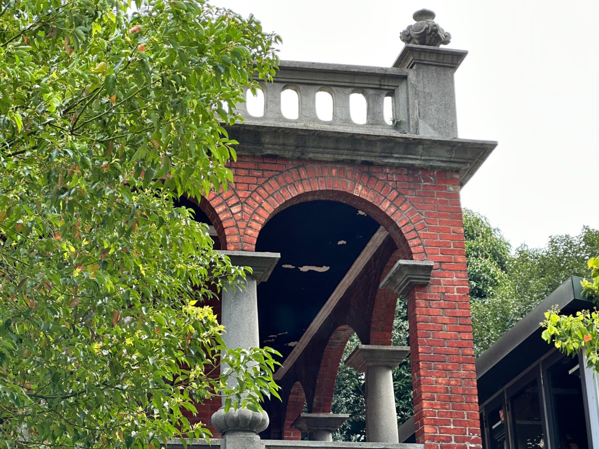 隱身市區百年古宅 中壢「燃藜第紅樓」為桃市暫定古蹟 中壢「燃藜第紅樓」公告為本市暫定古蹟3