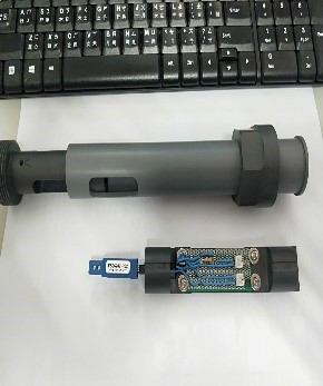 元智大學攜手遠東集團 AI技術助工廠全面升級 圖二 計畫自製的感測器與固定機構