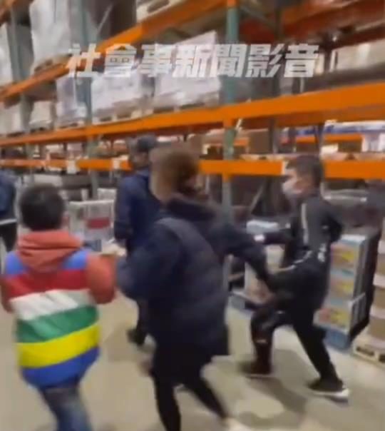 【有片】桃園美式賣場火災警報器突大響 購物民眾嚇壞 好市多1 e1675660168607