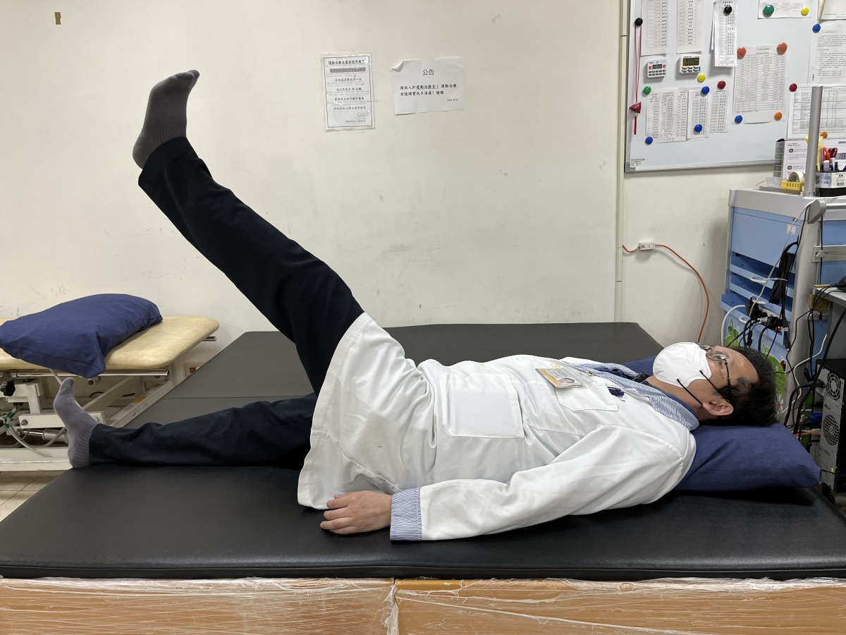 膝蓋退化不擔心!榮總桃園分院醫師教你這樣做 復健照片4