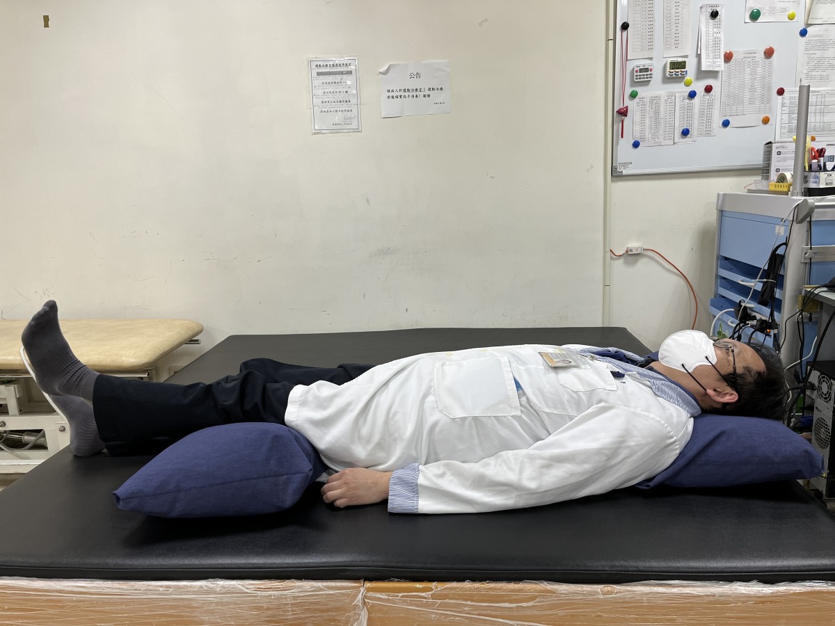 膝蓋退化不擔心!榮總桃園分院醫師教你這樣做 復健照片6