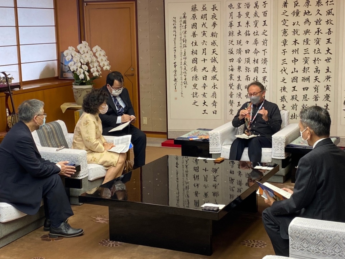 開南大學訪沖繩多校 拓展國際交流 沖繩縣知事玉城丹尼接見開南大學行政團隊