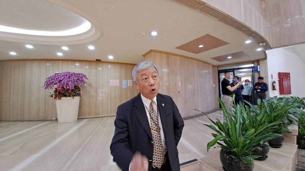 【有片】桃議員質疑抄襲!法務局長動怒遭趕出議場 10908 scaled