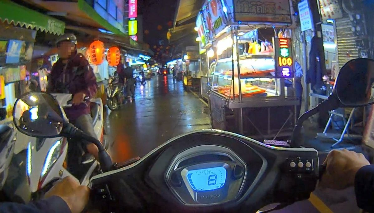 可惡!喝酒想吃消夜還騎車 警網攔查圍捕酒駕男 1400045 scaled