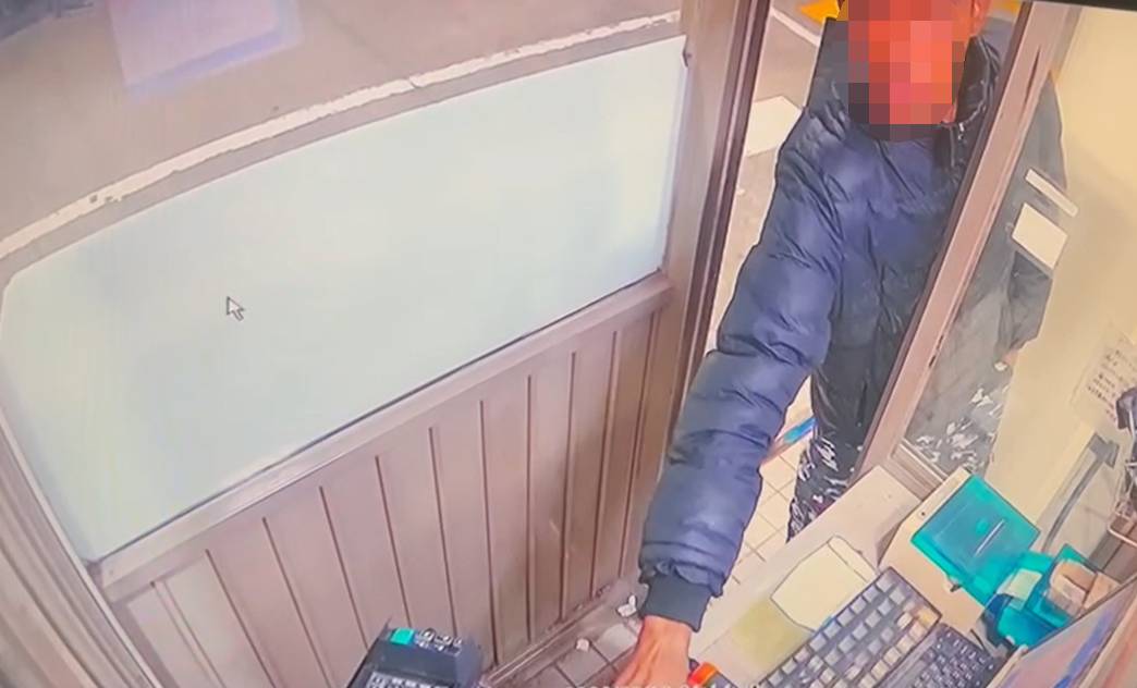 男偷加油站9千元 洗三溫暖遭大園警活逮 248167