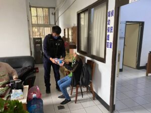 23歲男心情鬱卒竹圍漁港徘徊 大園暖警陪他聊天解悶