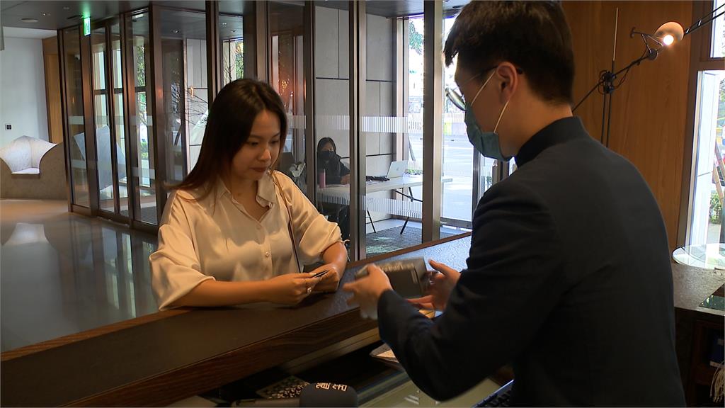 入住飯店即可獲得智慧手錶!搶攻婦女節商機 飯店與攜手拚優惠