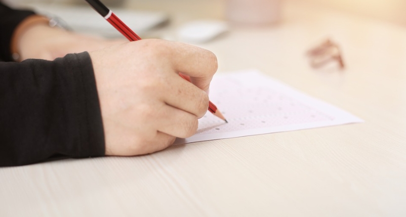 女兒考研究所落榜 「爸媽陪考都錄取」傻眼了