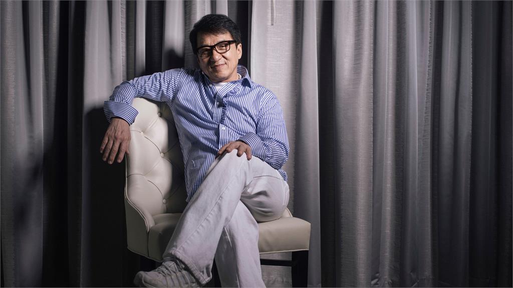 現在市場只看臉!成龍感嘆:長得帥就能片酬千萬