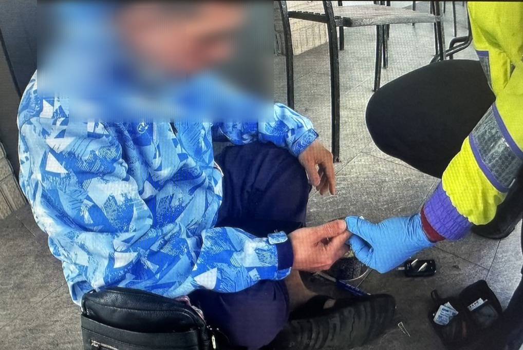 男超商前昏倒半小時無人發現 蘆竹警急叩119救援 473980