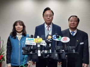 曾與im.B關係人合照 張善政：選舉期間很難過濾、拒絕