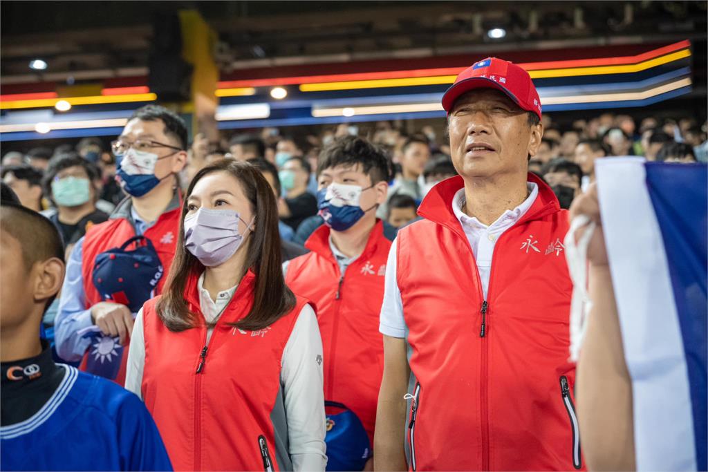郭台銘帶2校球員應援!曝暖心故事:太太紅了眼眶