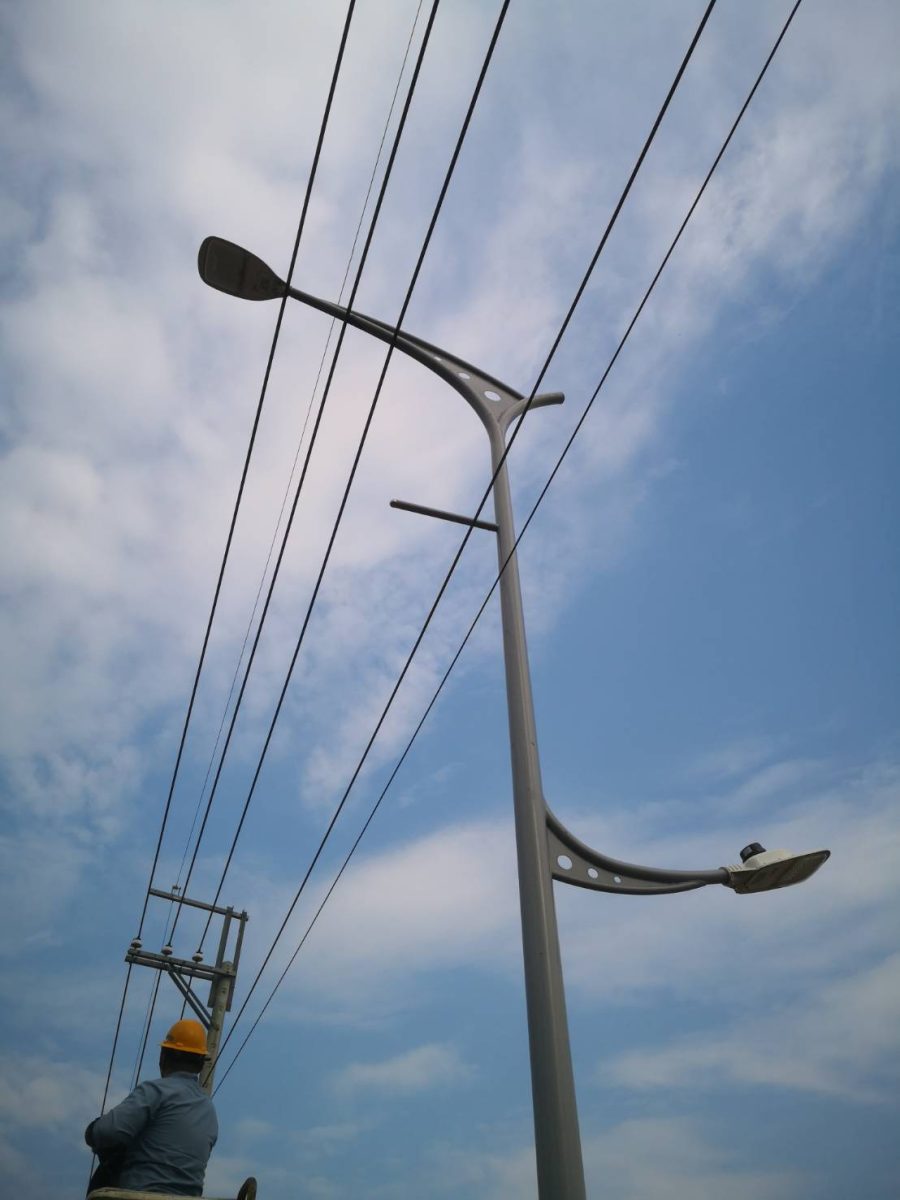 桃園區經國路4670戶停電 台電:路燈桿磨破高壓線 7278 scaled