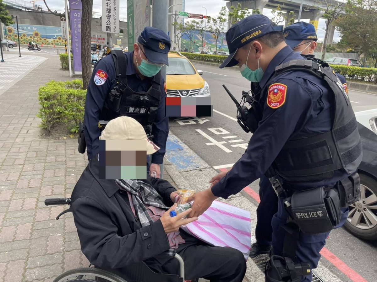 精障翁倒臥機捷A2三重站 桃捷警隊靠「這張卡」找到家屬 735753 scaled