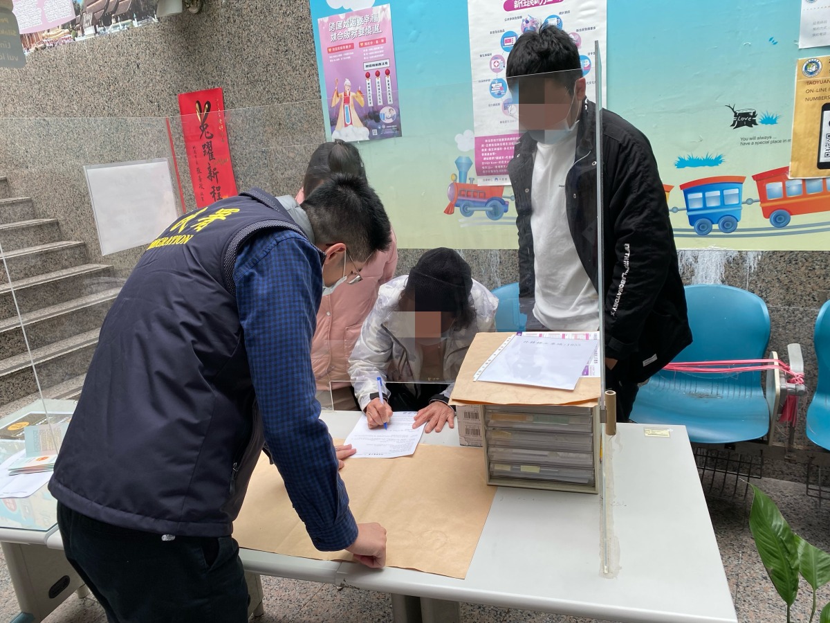 越籍嬤來台看孫子忘簽證到期 移民署桃園站助返國 997B0EA0 EC22 463B A929 E78DF55DD87F