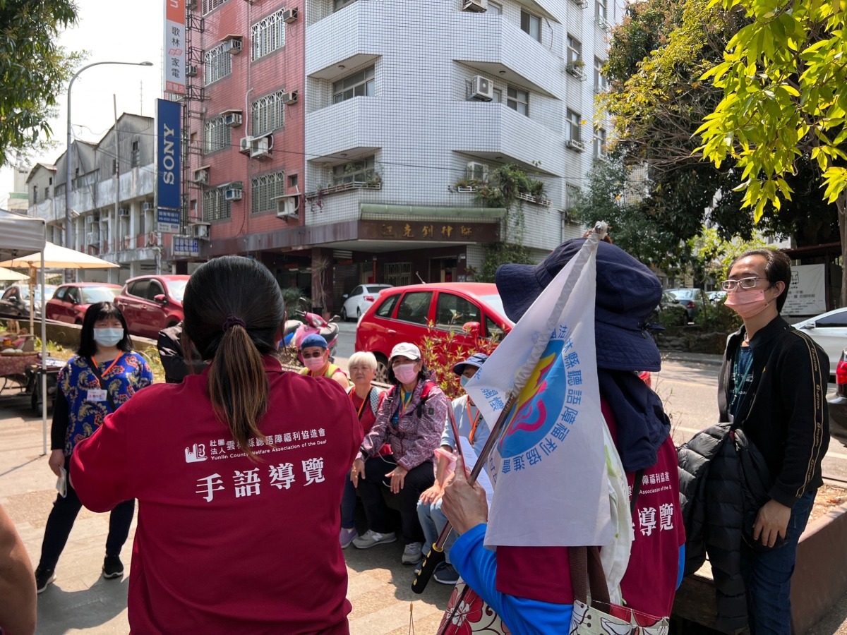桃園聾啞協進會台灣高鐵溫馨「手」航啟航 F0A1F30A 8437 4B31 8D5C ADACCB6BC04C