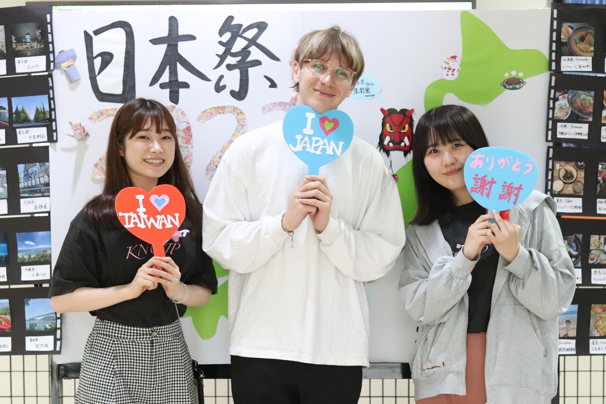開南大學舉辦「日本祭」 品嘗關西大阪風味章魚燒 IM1G 0698