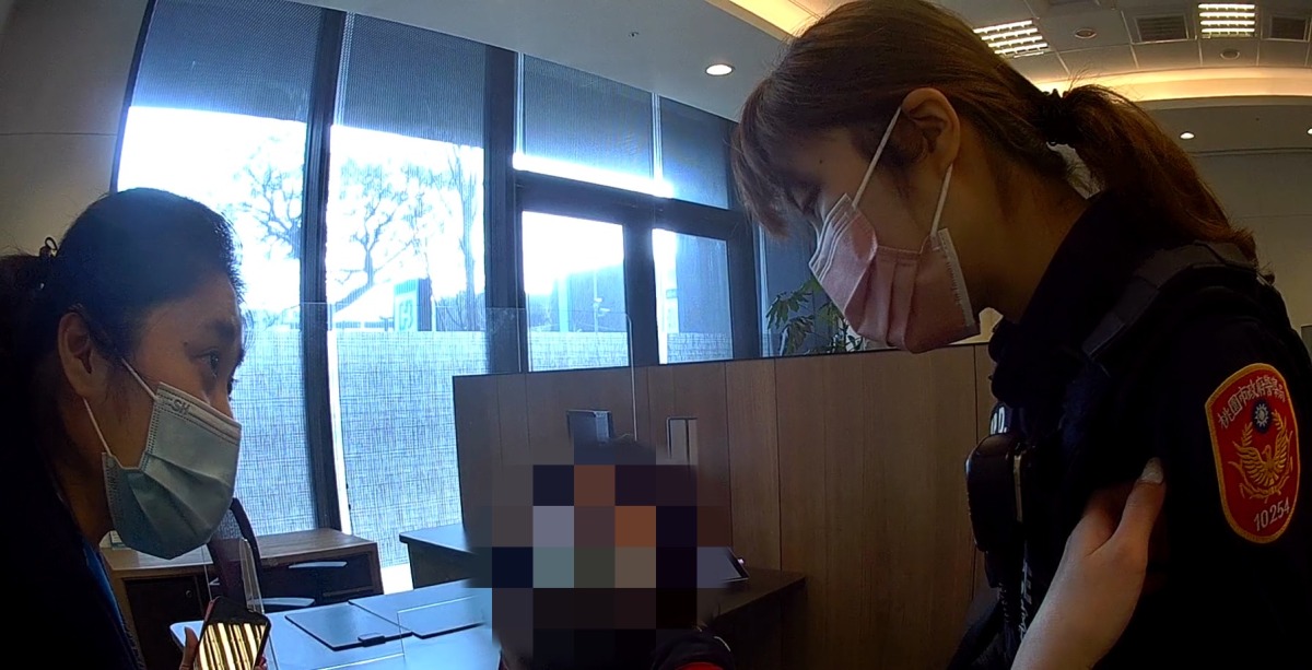 花錢助當兵男友提前退伍 女子遇詐險匯款警及時勸阻 S 12173325