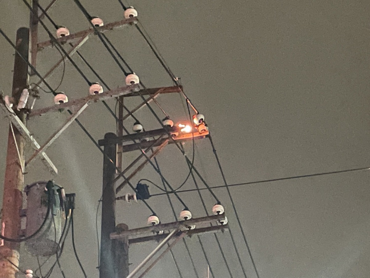 觀音區電線桿頻冒火花 台電曝原因 S 140353715