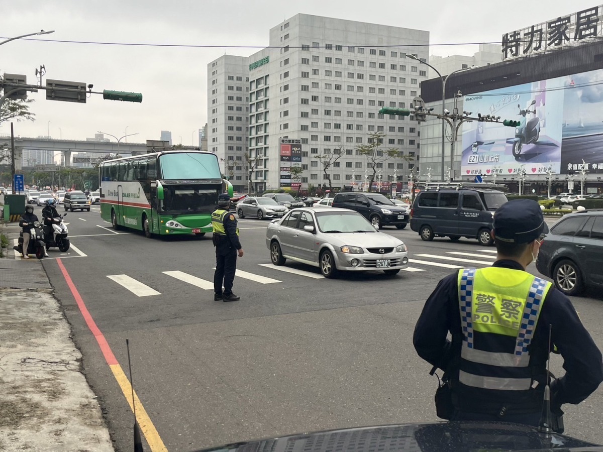 兒童、清明5天連假 桃警南下匝道高乘載、封閉資訊報你知 S 17653874