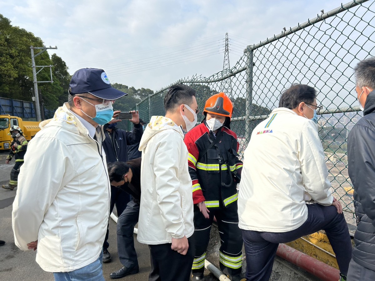 桃園會稽掩埋場延燒26小時 逾270消防、義消全力灌救 S 86335502