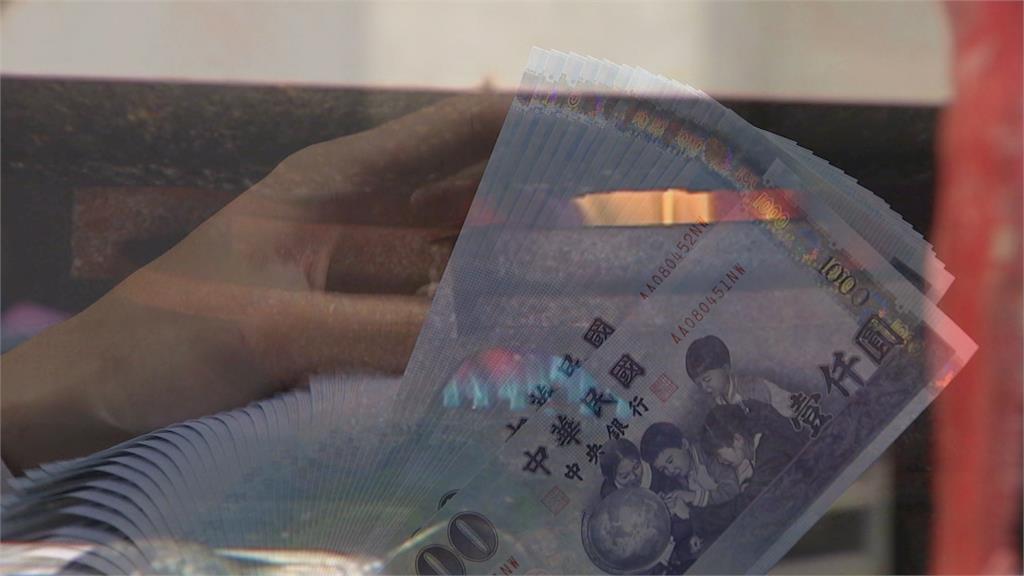 38.1%青年成窮忙族 近半實際工時超過10小時