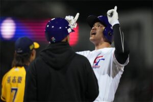 經典賽張育成被酸逃兵阿成!本尊高EQ回應