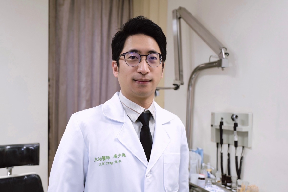 過敏性鼻炎好痛苦!聯新國際醫教你改善症狀 提高生活品質 圖1 楊少槐醫師提醒過敏族群如另患有氣喘、鼻竇炎、結膜炎、睡眠呼吸中止、中耳炎等共