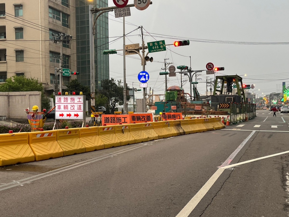 中壢新生路污水下水道施工 桃園水務局籲提前改道 圖3、污水管線現場施工照片