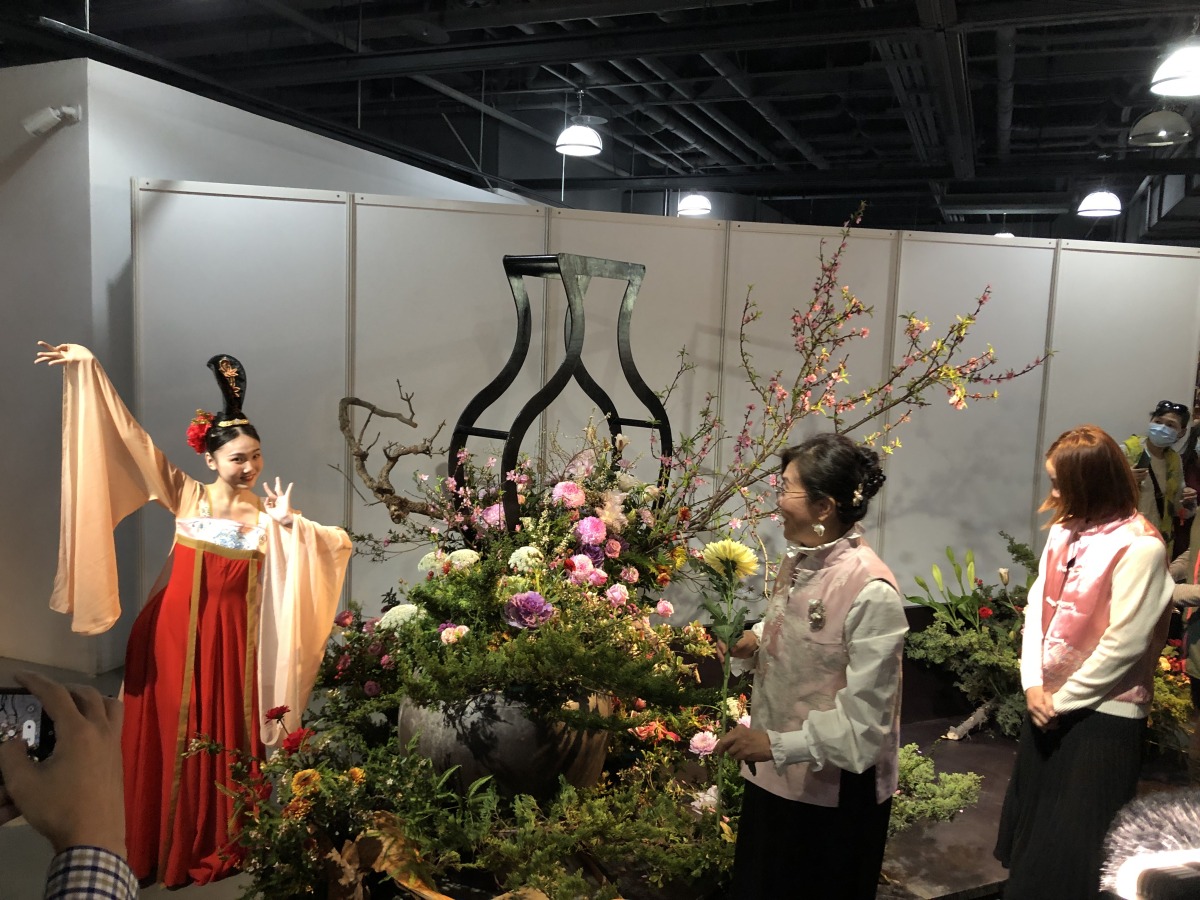 迎花朝節 中華插花藝術展即起桃園展演中心熱情登場 展場「花神結綵儀式」作品