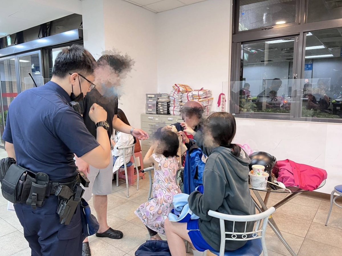 5歲女童雨中迷途 桃警助其團圓 1426068 scaled