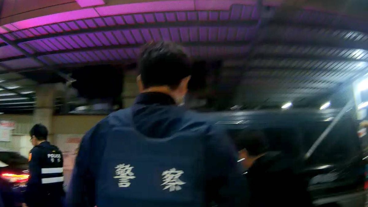 幼兒高燒意識不清父求援 桃警3分鐘開道護送就醫 1432498 scaled