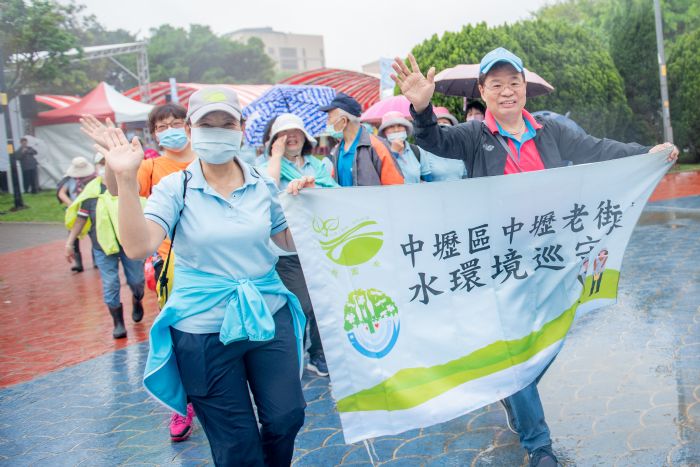 張善政出席中壢區全民健走 宣導反詐共賞老街溪河岸風光 20230415095845130