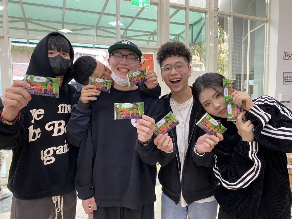 桃園715名新兵入伍 朋友發百份面紙為同梯送行 20234271658 28 1