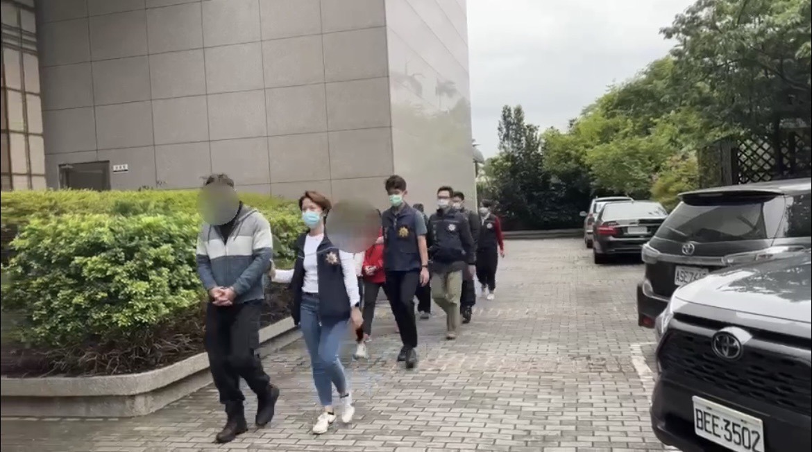 2高中生上網賣陽性快篩 助9人詐保88萬 2454