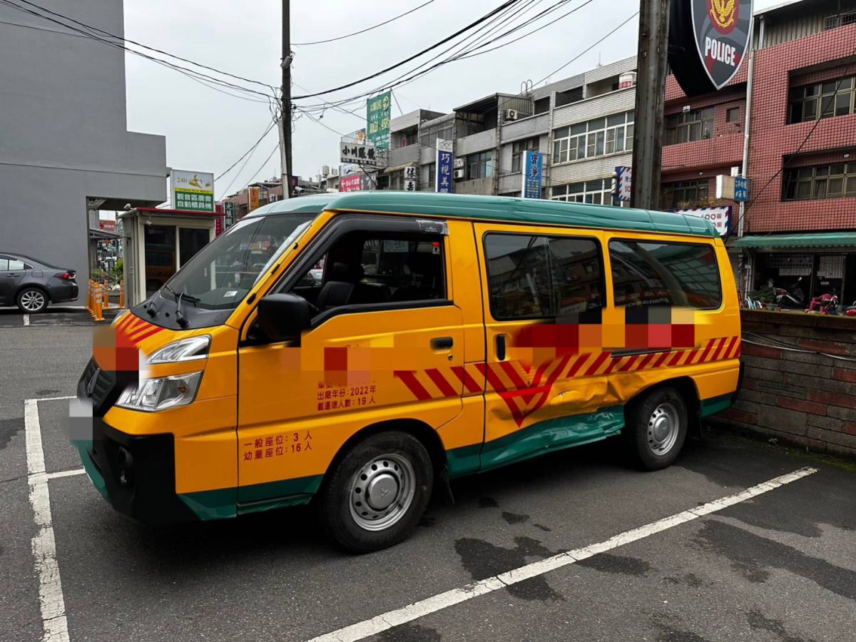 【有片】通緝犯飛車躲警 衝撞幼兒園校車1師2童傷 255748 scaled