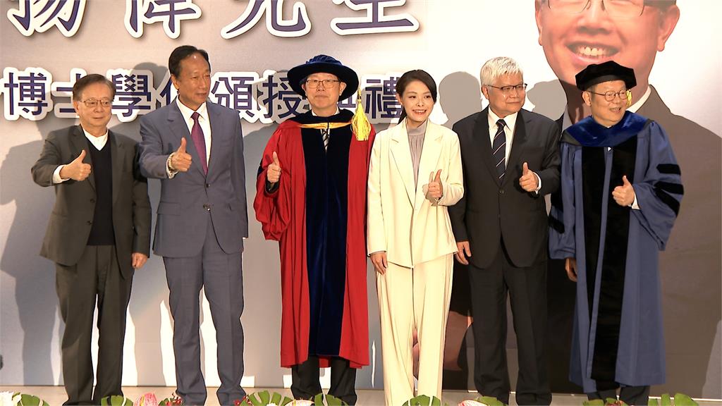 魏哲家笑稱郭台銘 「快有總統資格」的人