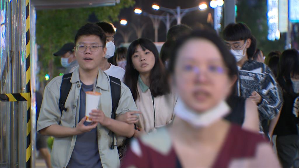 脫口罩大商機!彩妝保養銷售回溫 口紅賣超好