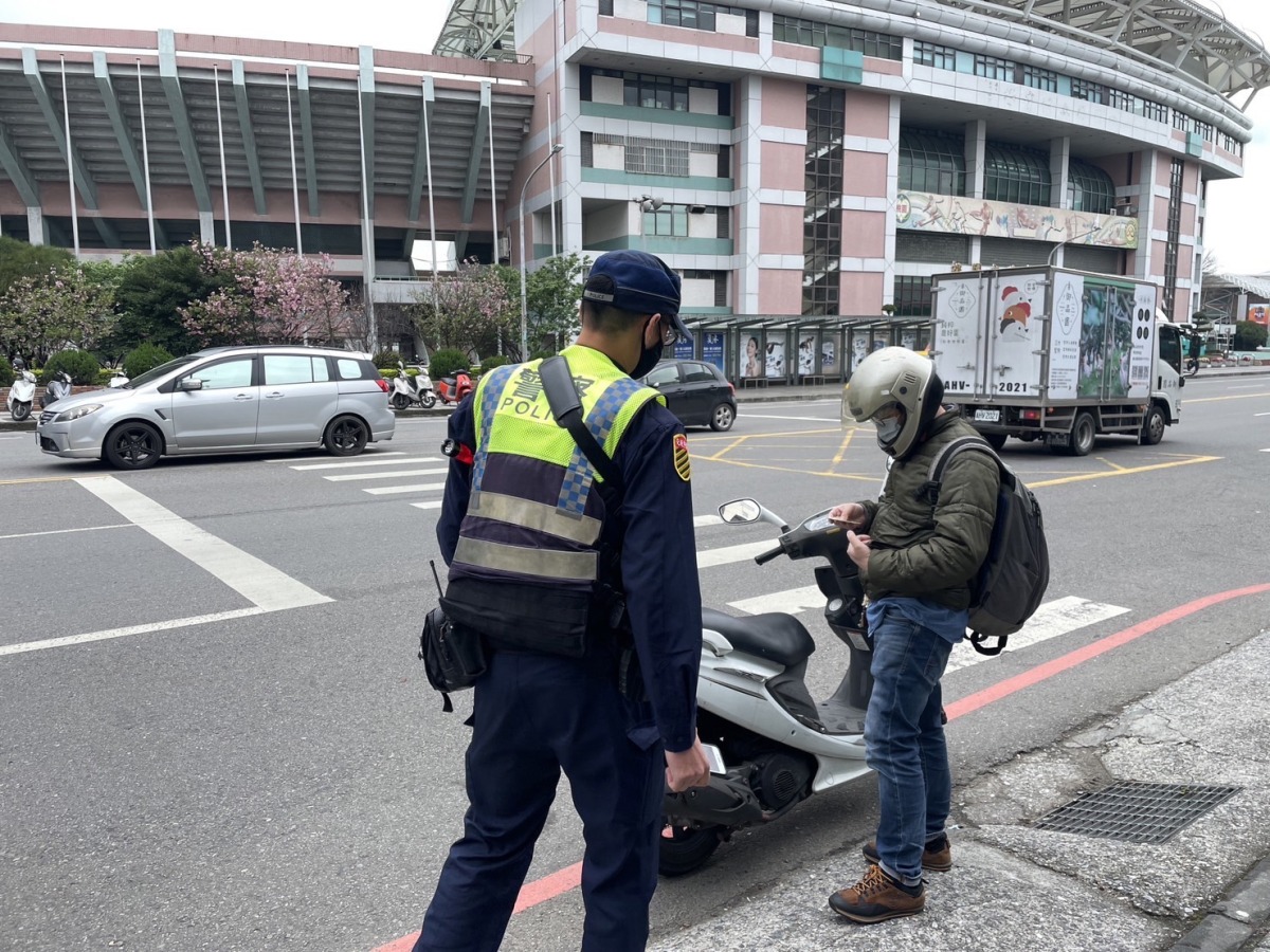 交通違規罰鍰新制上路 桃警首日揪441件違規 S 17735810